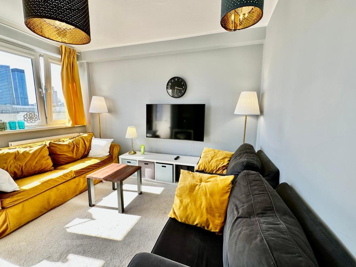 Ferienwohnung Gold 2 King Size Bed, Metro X2 Free Wifi, 50'Tv Netflix, Hbo, Appletv+ Warschau Exterior foto