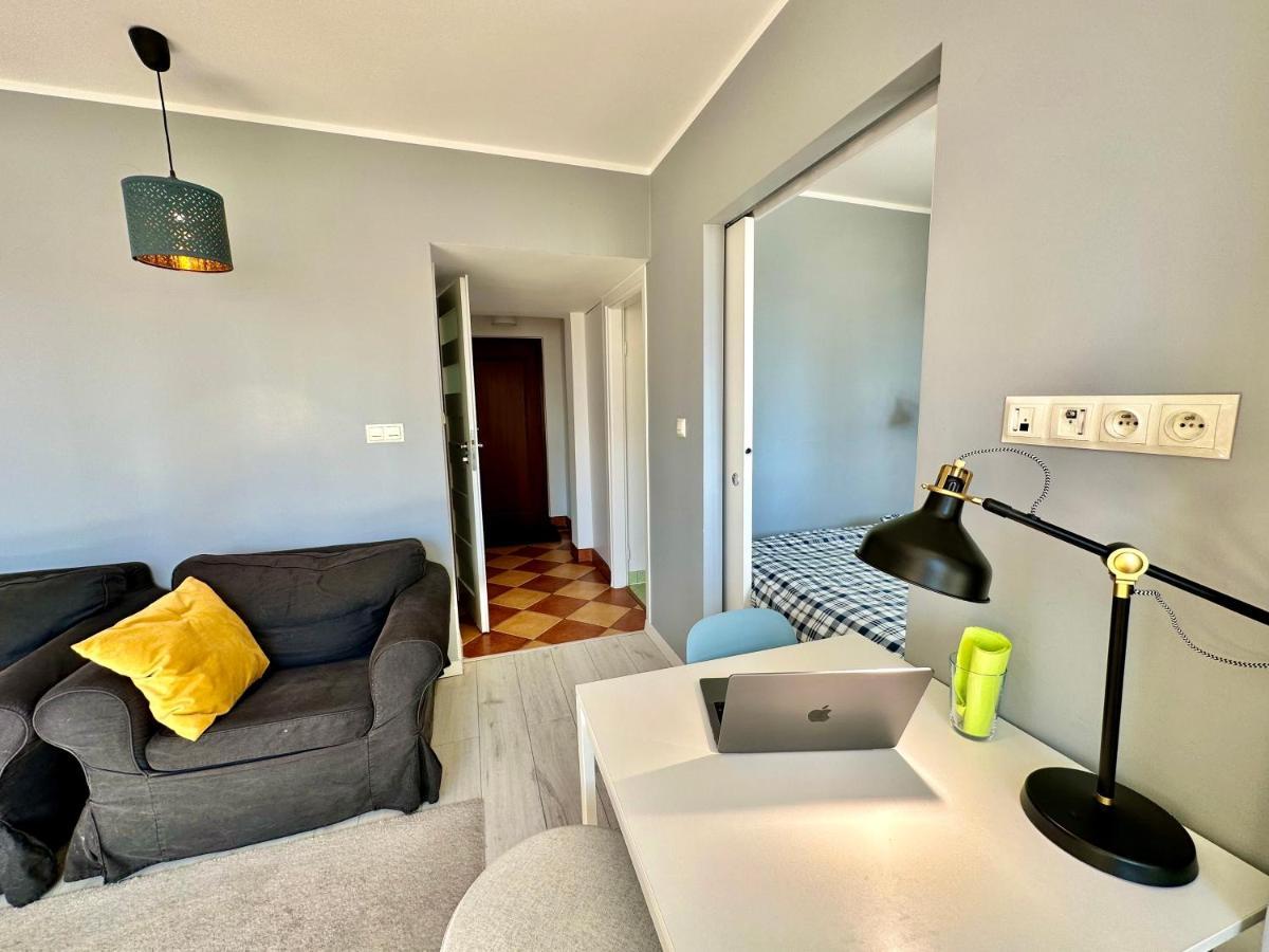 Ferienwohnung Gold 2 King Size Bed, Metro X2 Free Wifi, 50'Tv Netflix, Hbo, Appletv+ Warschau Exterior foto