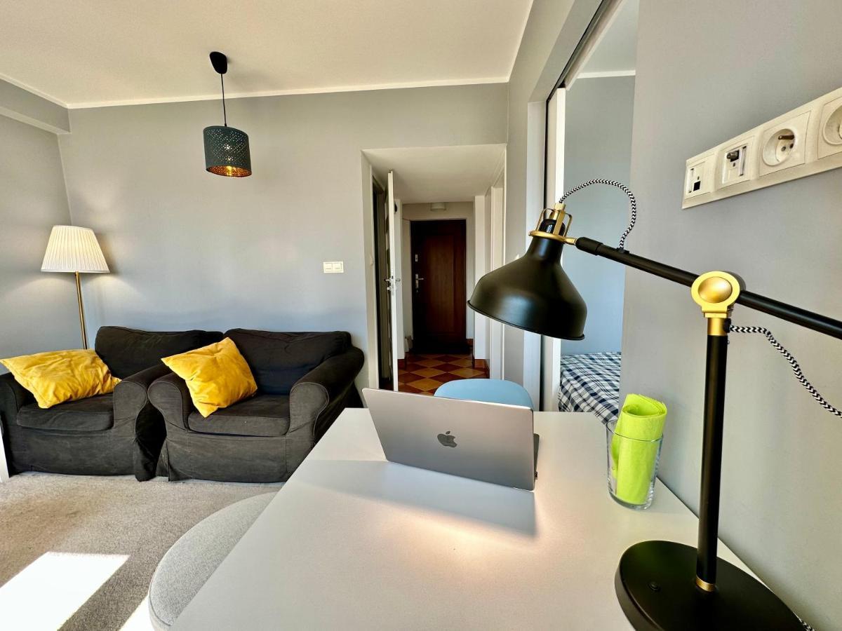 Ferienwohnung Gold 2 King Size Bed, Metro X2 Free Wifi, 50'Tv Netflix, Hbo, Appletv+ Warschau Exterior foto