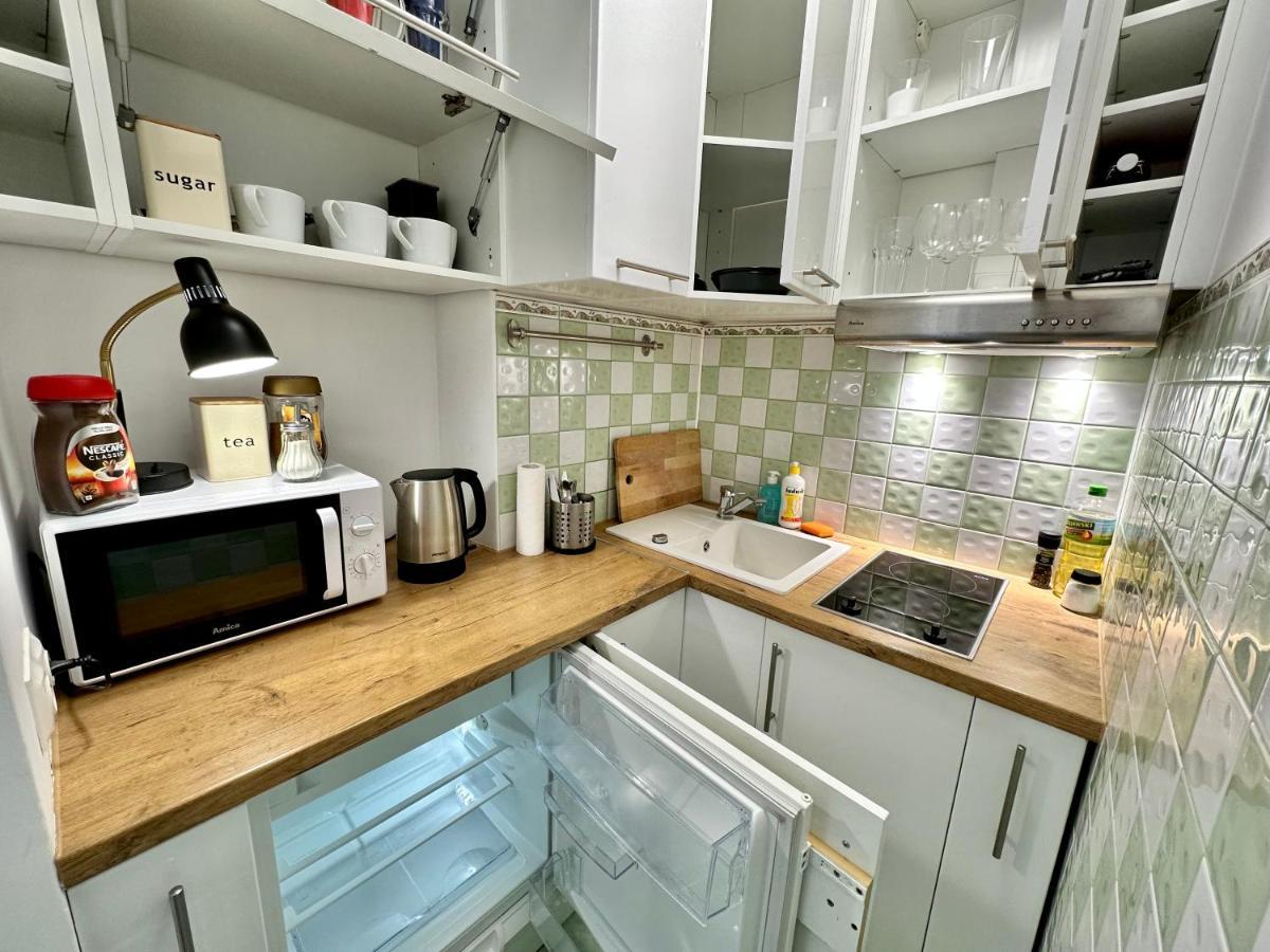 Ferienwohnung Gold 2 King Size Bed, Metro X2 Free Wifi, 50'Tv Netflix, Hbo, Appletv+ Warschau Exterior foto