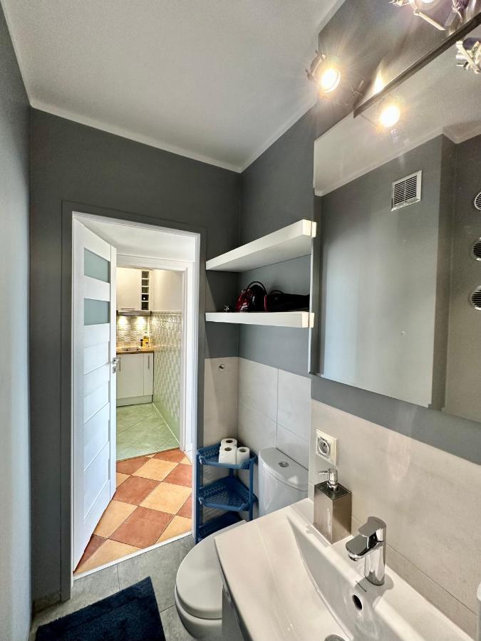 Ferienwohnung Gold 2 King Size Bed, Metro X2 Free Wifi, 50'Tv Netflix, Hbo, Appletv+ Warschau Exterior foto
