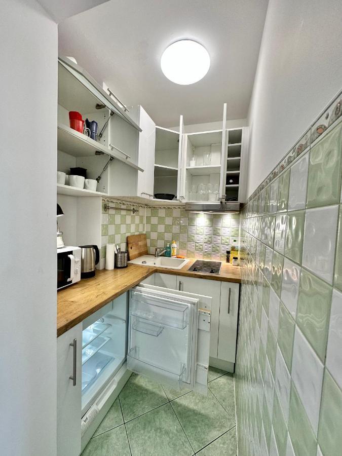 Ferienwohnung Gold 2 King Size Bed, Metro X2 Free Wifi, 50'Tv Netflix, Hbo, Appletv+ Warschau Exterior foto