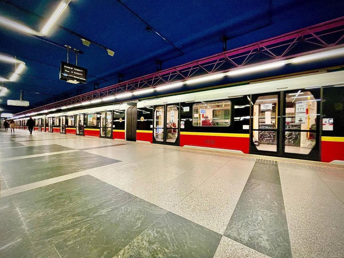 Ferienwohnung Gold 2 King Size Bed, Metro X2 Free Wifi, 50'Tv Netflix, Hbo, Appletv+ Warschau Exterior foto