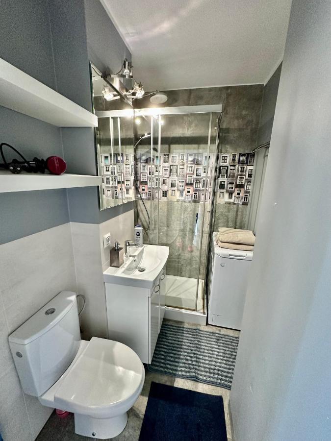 Ferienwohnung Gold 2 King Size Bed, Metro X2 Free Wifi, 50'Tv Netflix, Hbo, Appletv+ Warschau Exterior foto